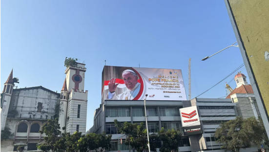 UHD Small Pixel Pitch LED Display