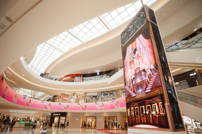 Premium indoor LED screens for atriums and corridors